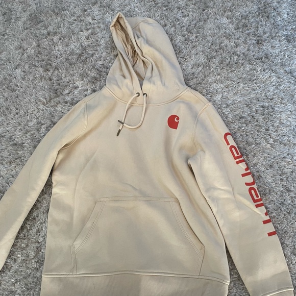 Carhartt Tops - Women’s Carhartt sweatshirt